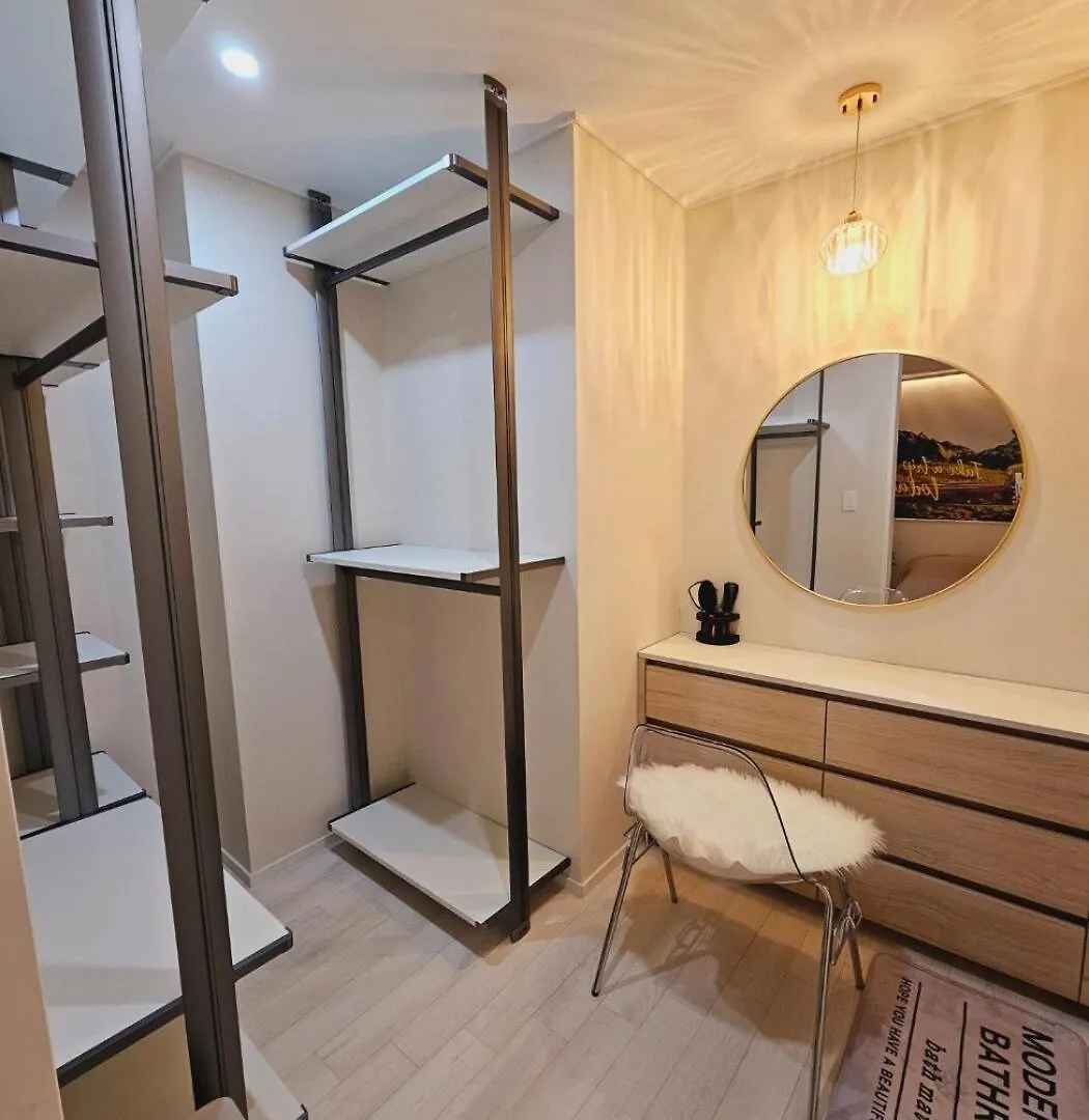 Apartment Familytrip #Nearseoul #Beamprojector #Sosaewoolstationarea #Bunkbed #Spaciousthreerooms Bucheon South Korea