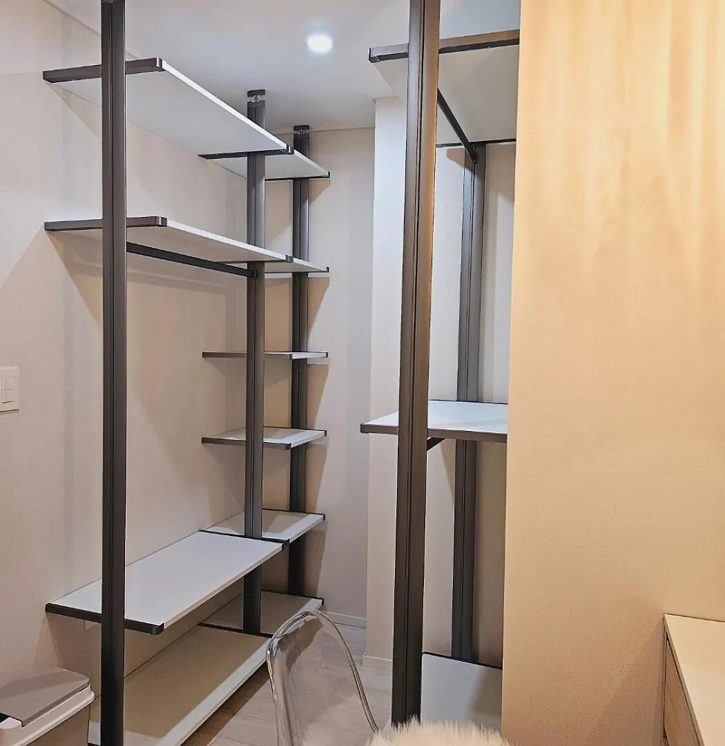 Familytrip #Nearseoul #Beamprojector #Sosaewoolstationarea #Bunkbed #Spaciousthreerooms Bucheon Apartment