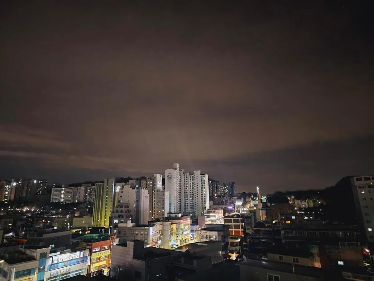 Familytrip #Nearseoul #Beamprojector #Sosaewoolstationarea #Bunkbed #Spaciousthreerooms Bucheon Apartment